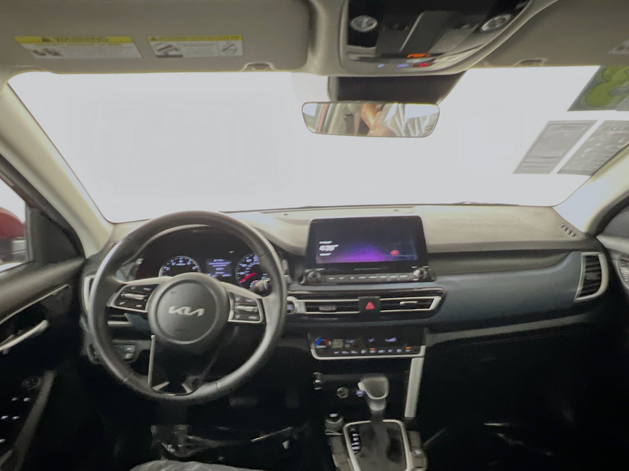 Used 2023 Kia Seltos S w/ Navigation Package FWD image 30