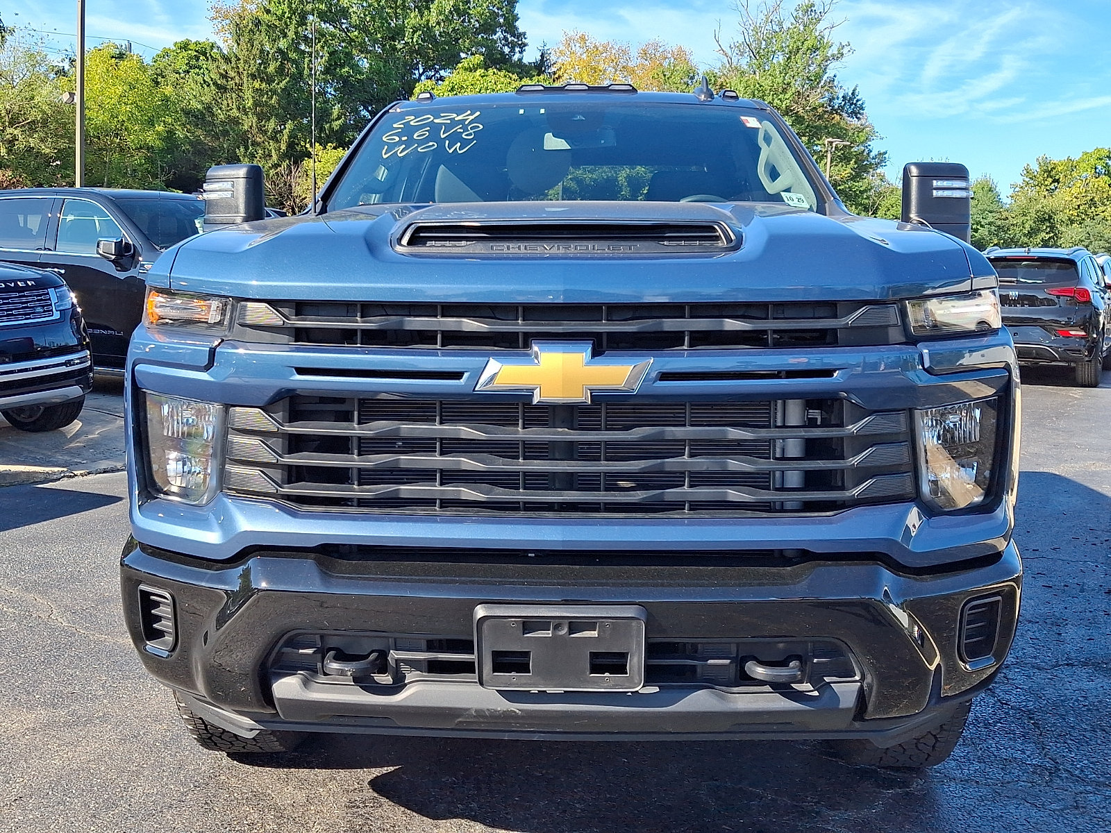 Used 2024 Chevrolet Silverado 2500 Custom w/ Custom Value Package AWD/4WD image 2