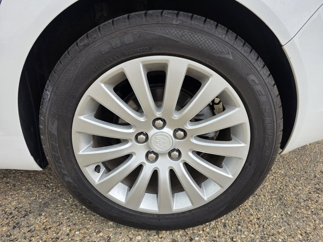 Used 2011 Buick Regal CXL w/ RL4 Preferred Equipment Group FWD image 36