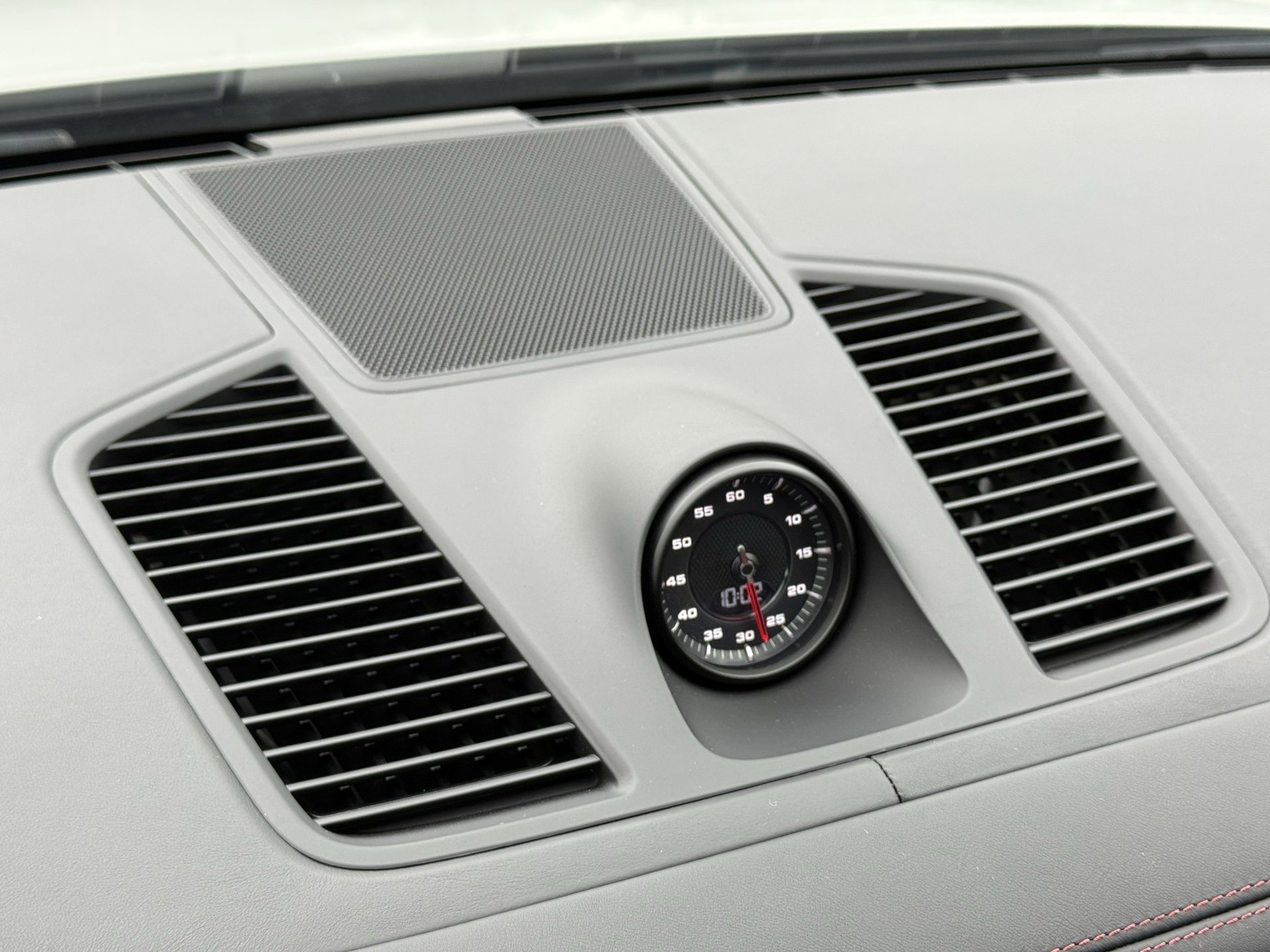 Used 2023 Porsche Cayenne image 18