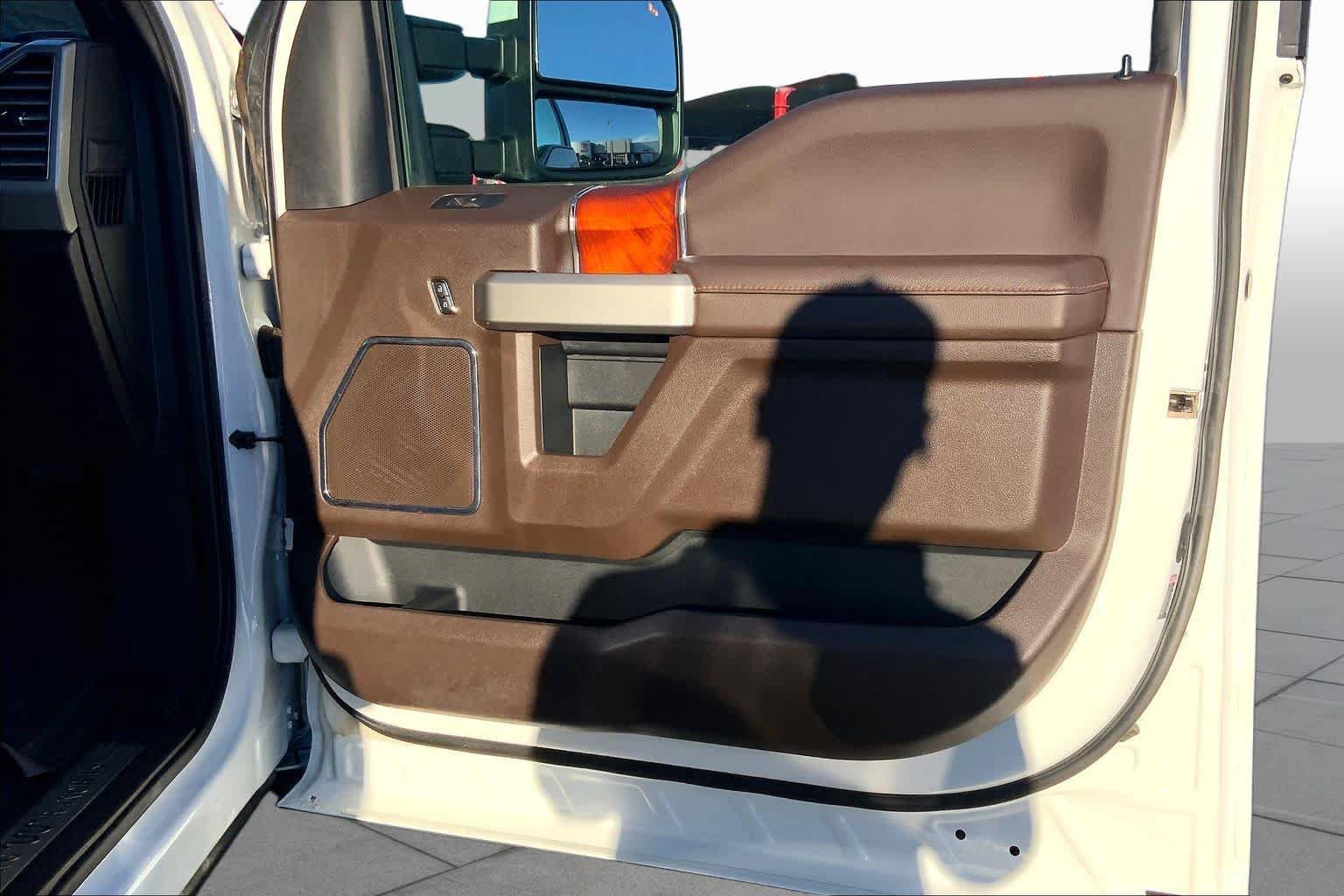 Used 2021 Ford F250 King Ranch w/ King Ranch Ultimate Package AWD/4WD image 23