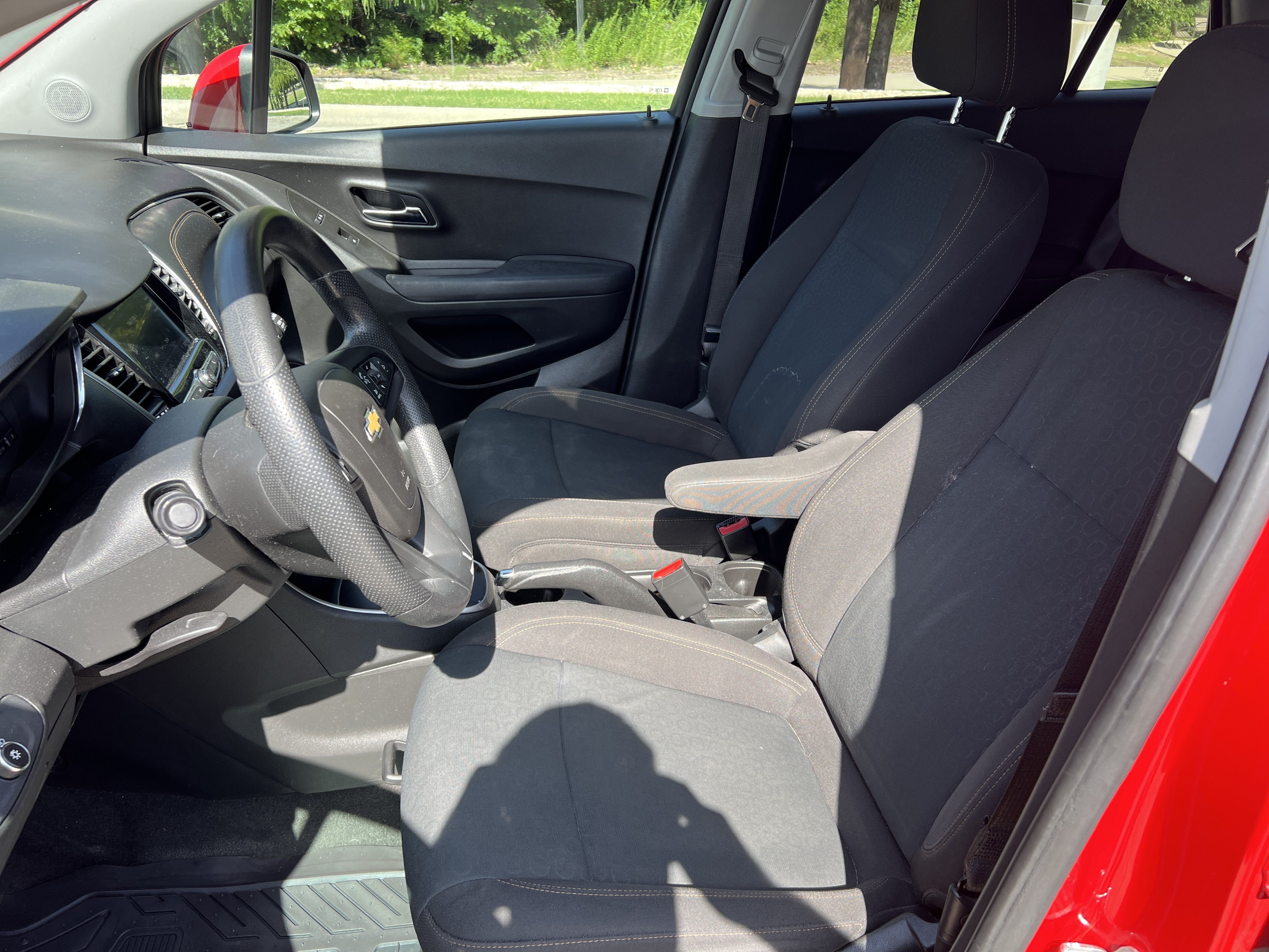 Used 2020 Chevrolet Trax LS w/ Tint and Cruise Package FWD image 14