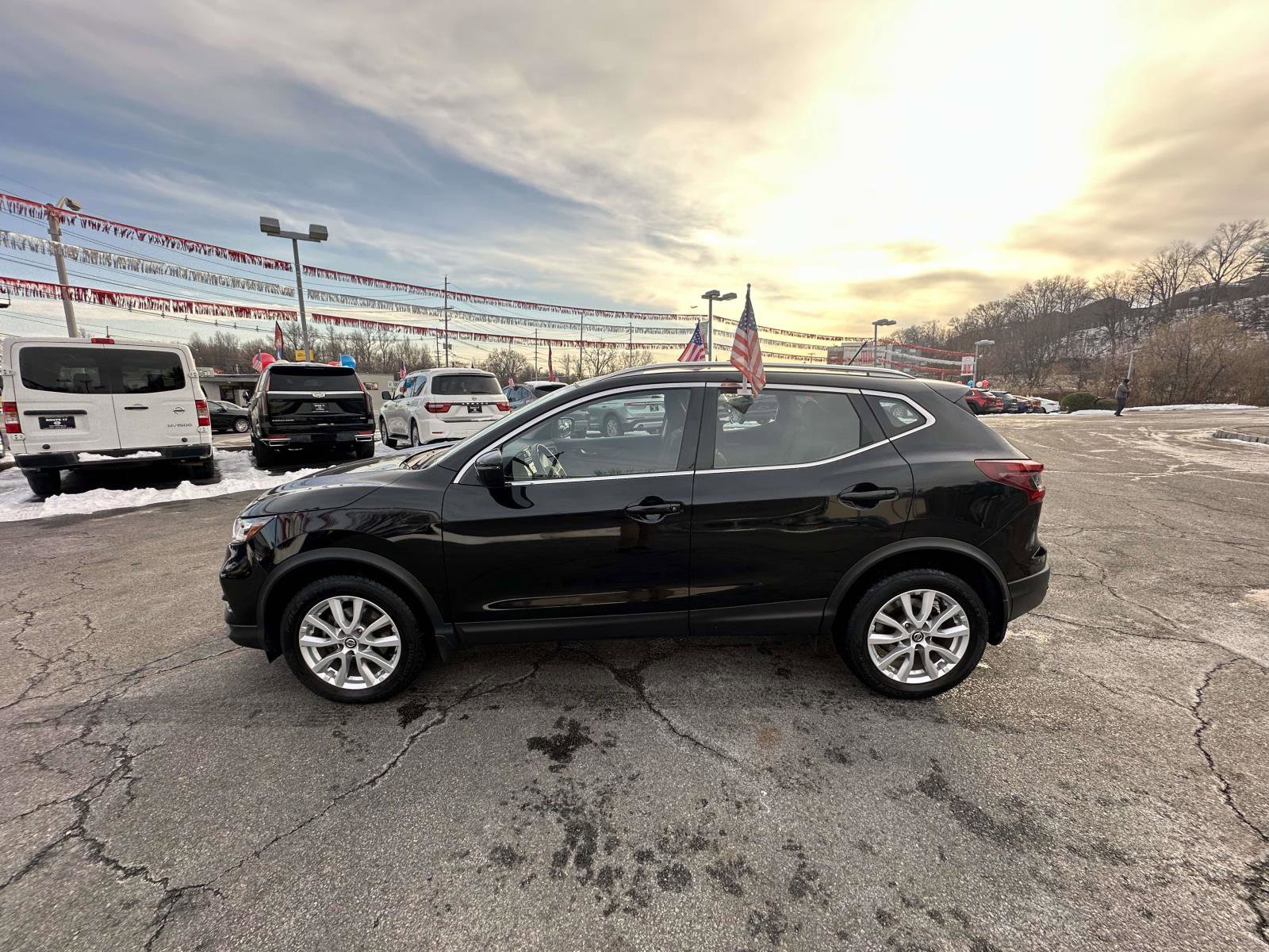 Used 2022 Nissan Rogue Sport SV image 6