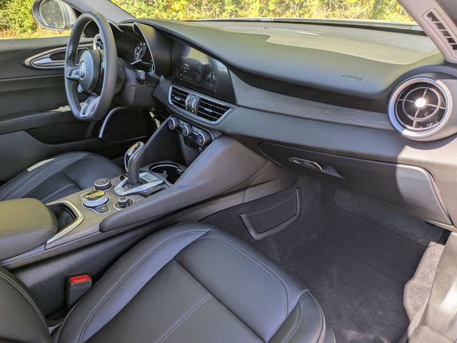 Used 2021 Alfa Romeo Giulia Ti AWD/4WD image 29