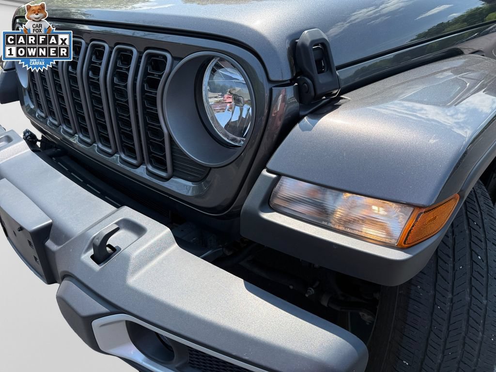 Used 2025 Jeep Gladiator Sport AWD/4WD image 24