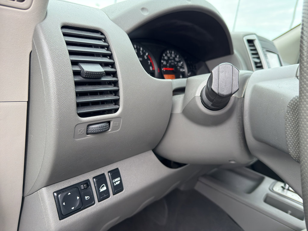 Used 2019 Nissan Frontier SV image 15