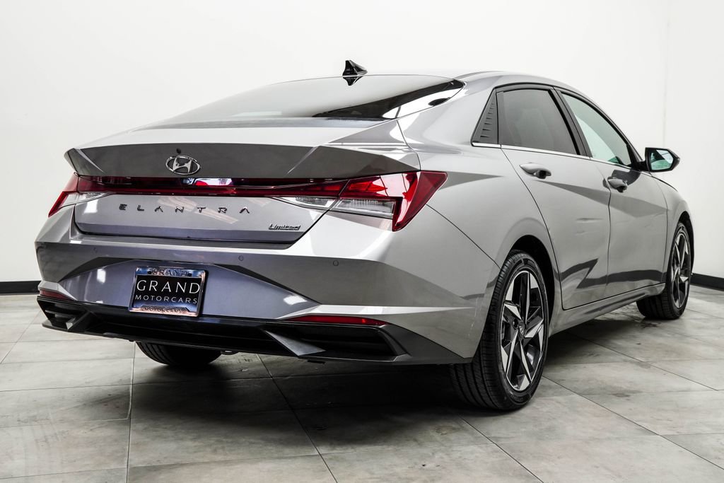 Used 2021 Hyundai Elantra Limited FWD image 12