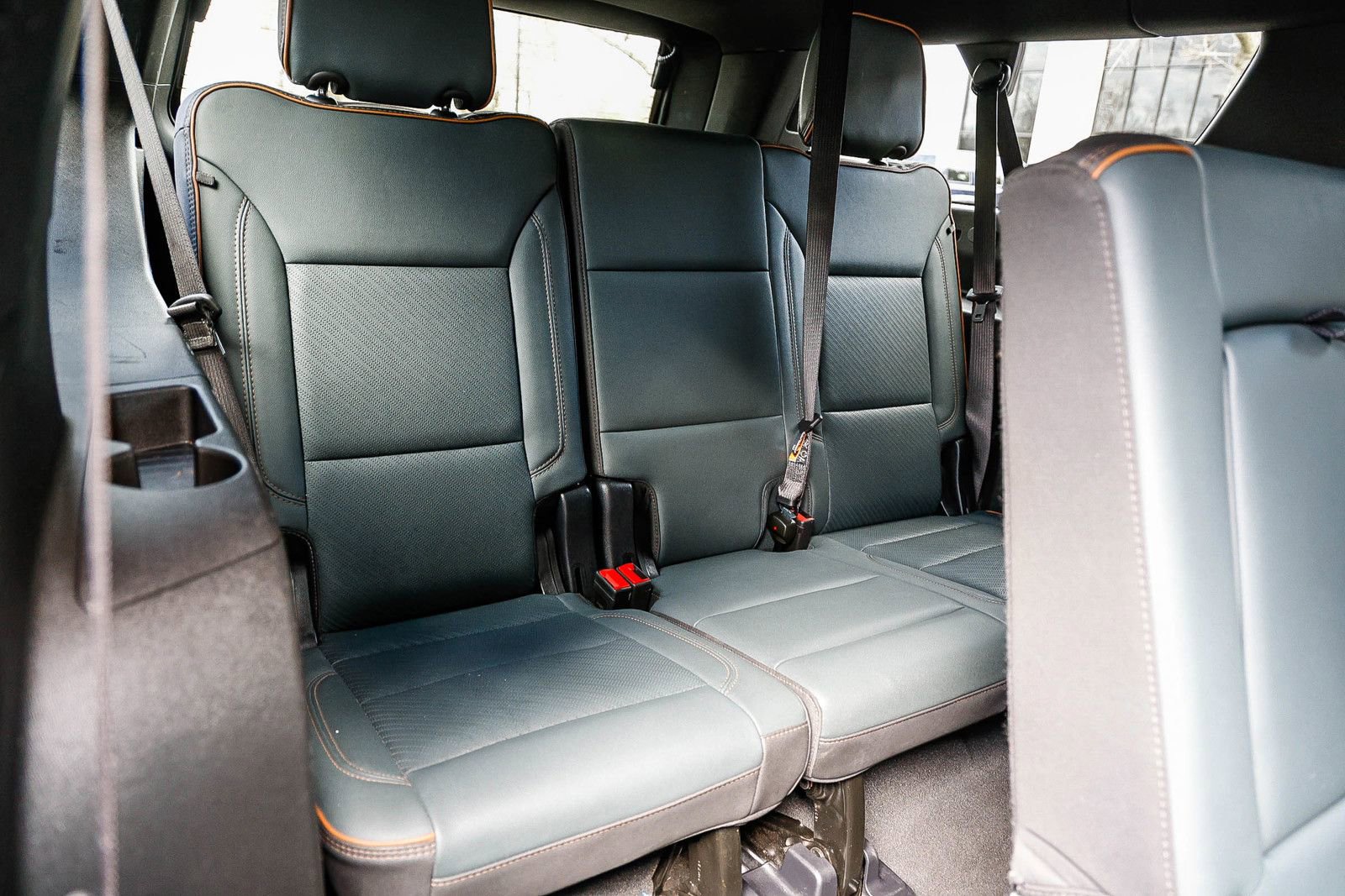 Used 2025 GMC Yukon XL AT4 image 18