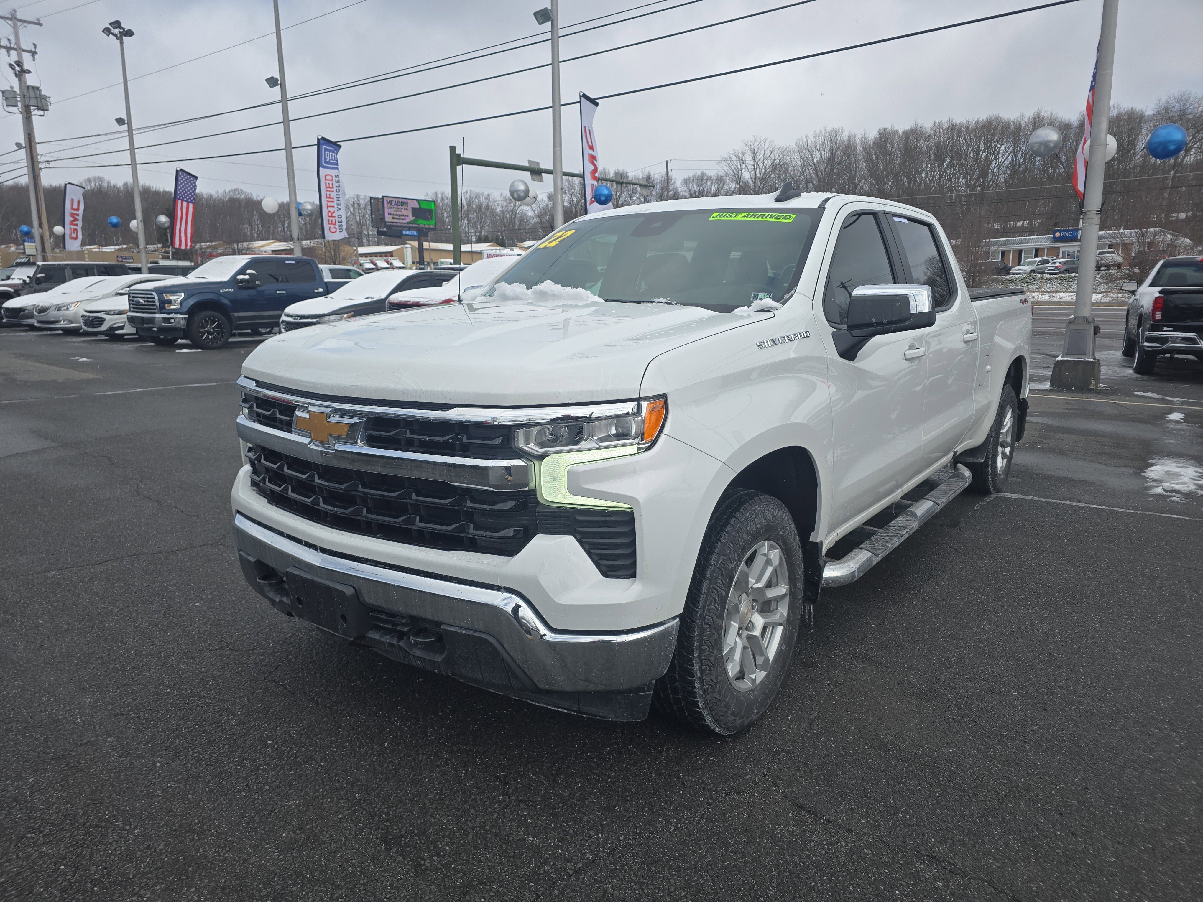 Used 2022 Chevrolet Silverado 1500 LT image 9