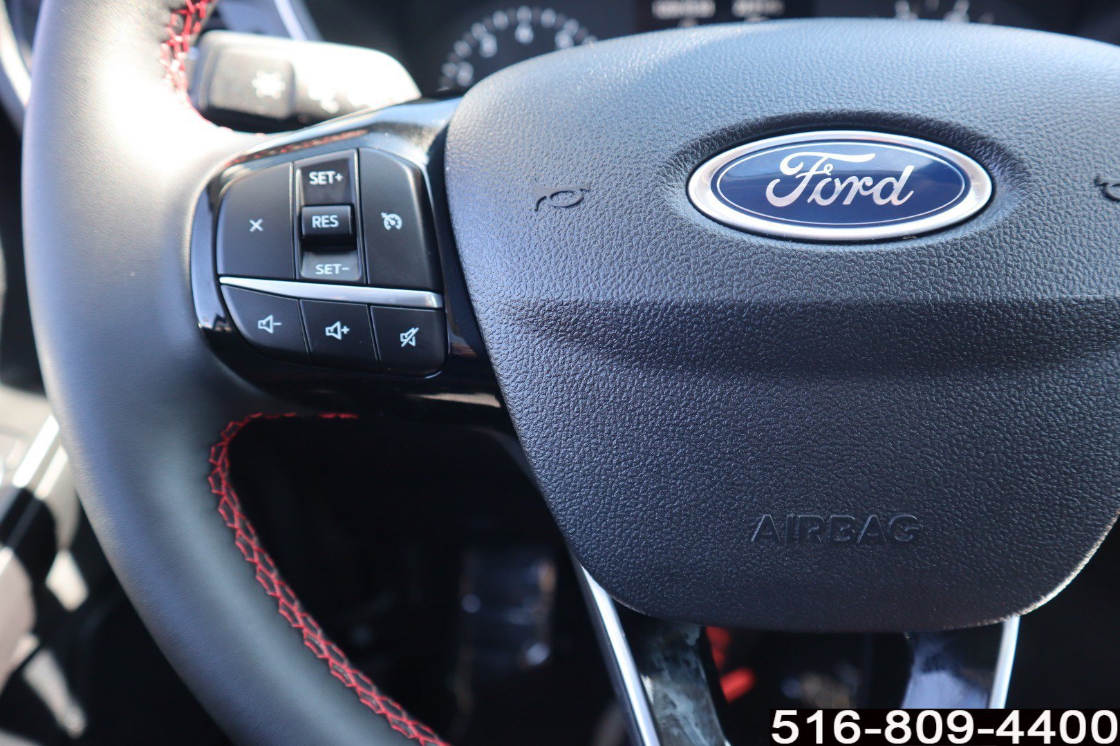 Used 2022 Ford Escape SEL w/ SEL Stealth AWD Package image 17