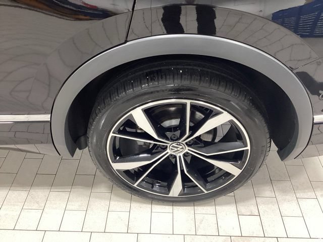 Used 2024 Volkswagen Tiguan SEL R-Line AWD/4WD image 21