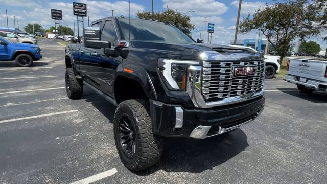 New 2026 GMC Sierra 2500 Denali w/ Denali Reserve Package AWD/4WD image 4