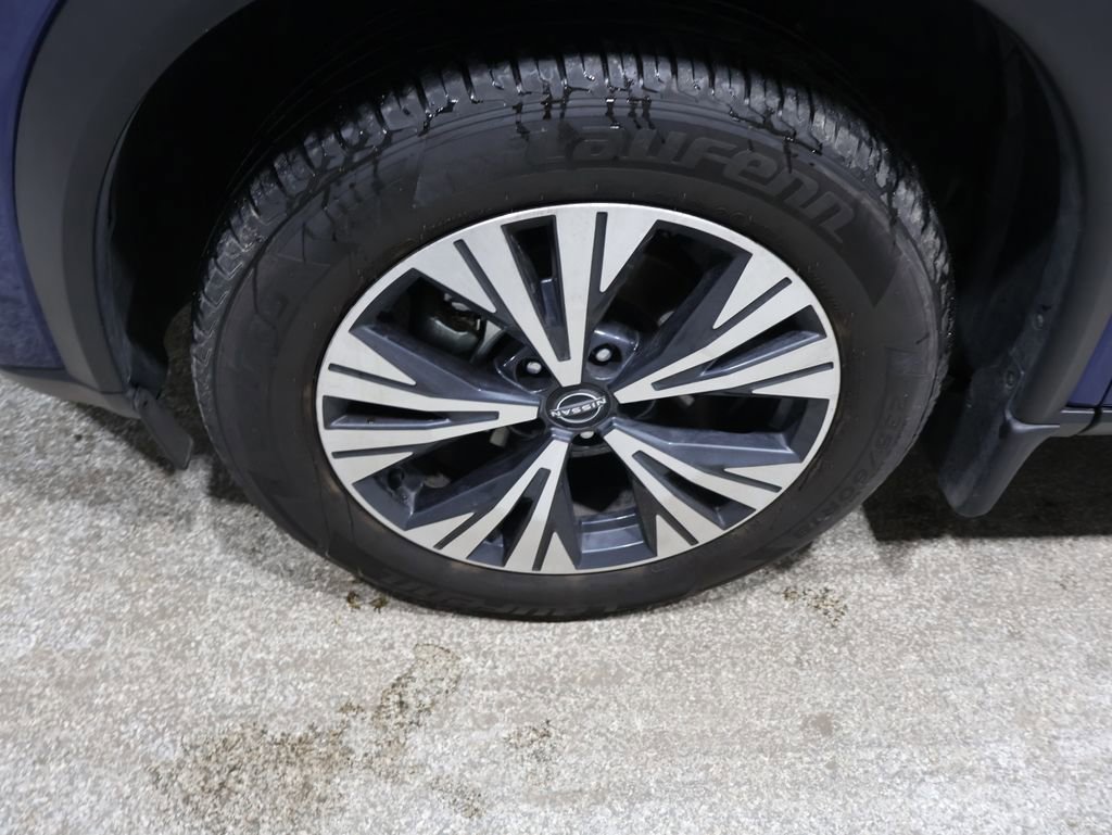 Used 2022 Nissan Rogue SV image 9