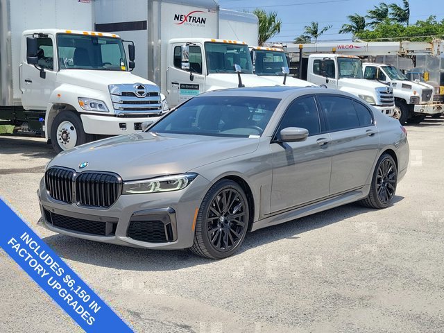 Used 2022 BMW 740i w/ M Sport Package RWD image 7
