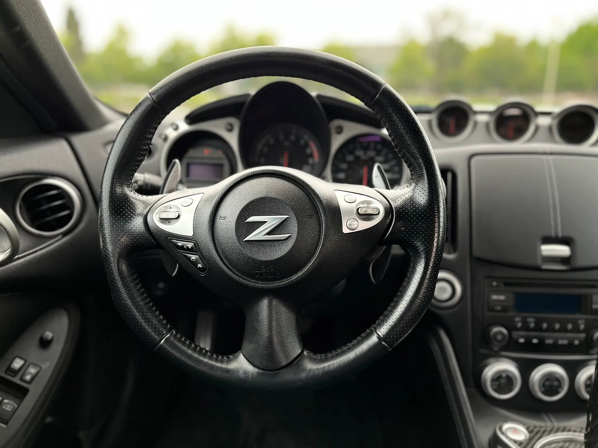 Used 2016 Nissan 370Z Coupe RWD image 12