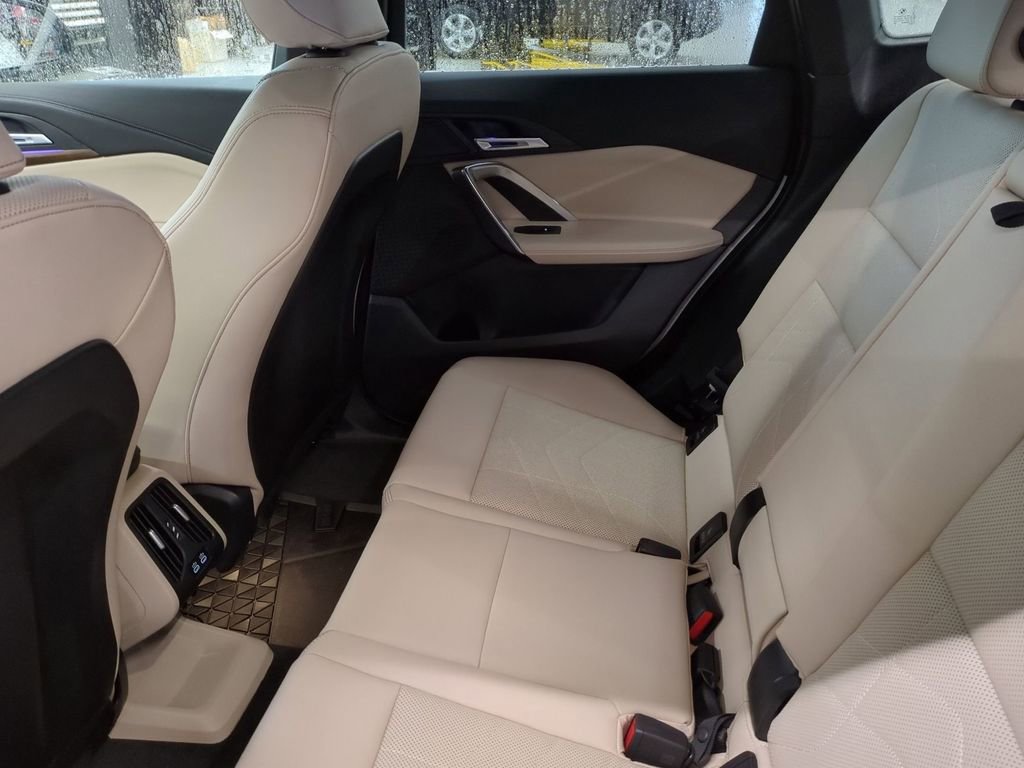 Certified 2025 BMW X1 xDrive28i w/ Technology Package image 27