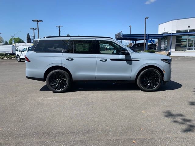 New 2026 Lincoln Navigator Reserve w/ Jet Appearance Package AWD/4WD image 8