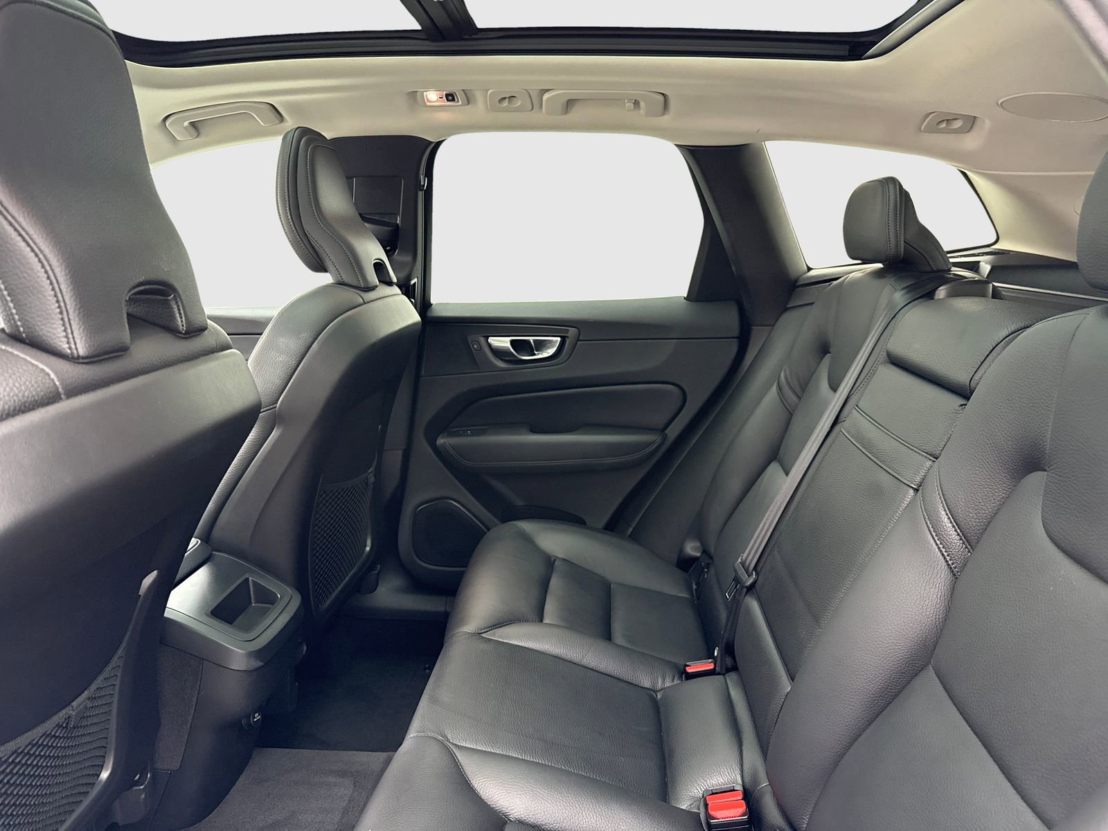 Used 2019 Volvo XC60 T6 Momentum w/ Advanced Package AWD/4WD image 37
