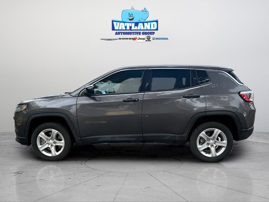 Used 2023 Jeep Compass Sport image 2