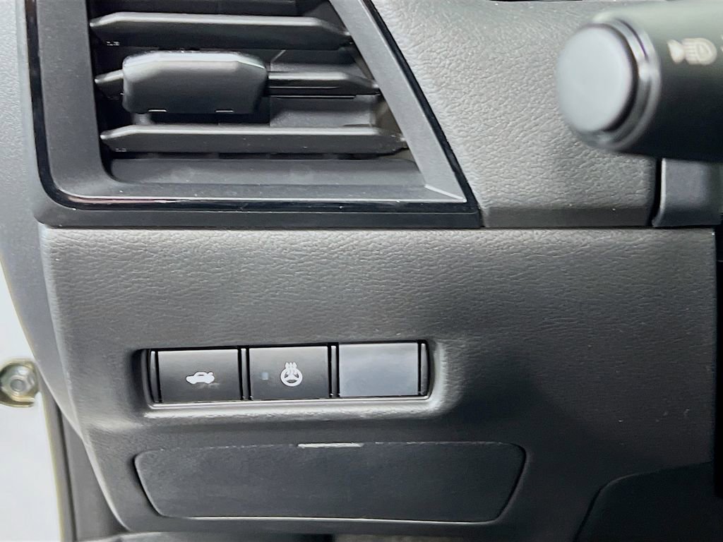 New 2026 Nissan Sentra SR w/ SR All Weather Package FWD image 9