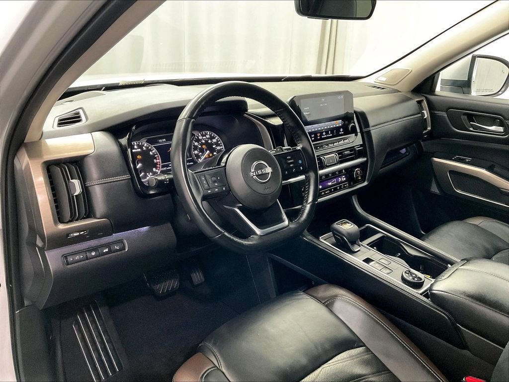 Used 2023 Nissan Pathfinder Platinum AWD/4WD image 8