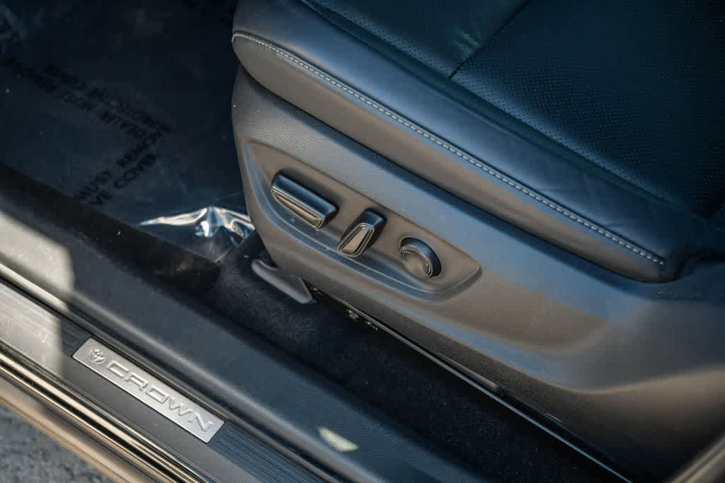 Used 2025 Toyota Crown AWD/4WD image 25