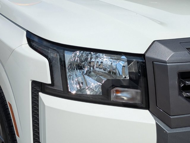 Used 2025 Nissan Frontier SV RWD image 10