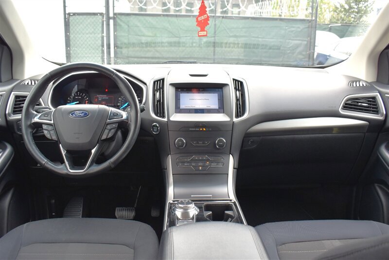 Used 2019 Ford Edge SEL FWD image 12