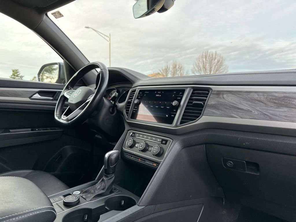 Used 2020 Volkswagen Atlas Cross Sport SE w/ Panoramic Sunroof Package image 26