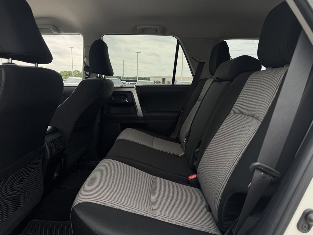 Used 2020 Toyota 4Runner SR5 AWD/4WD image 26