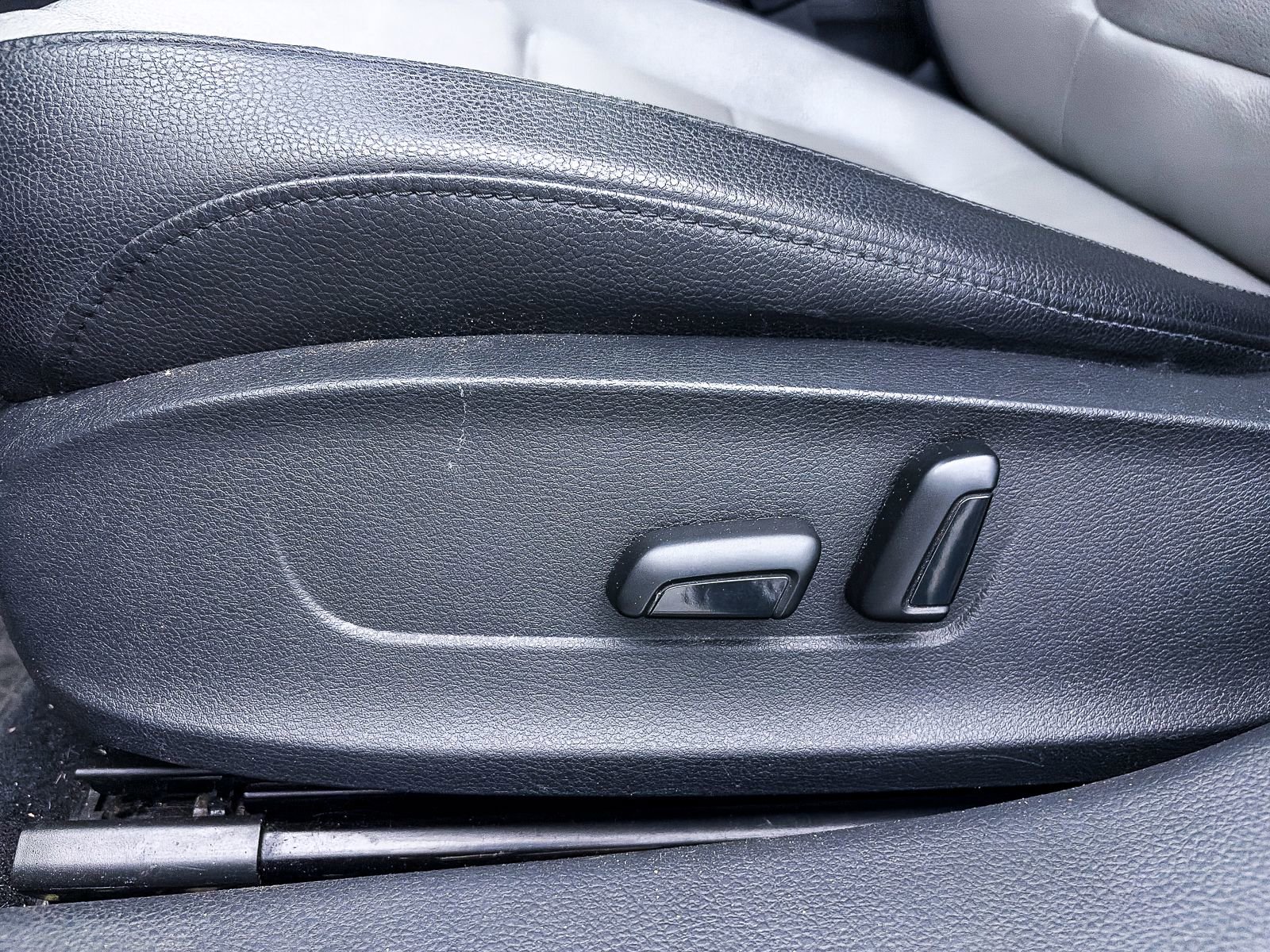 Used 2013 Volkswagen Jetta SEL image 16