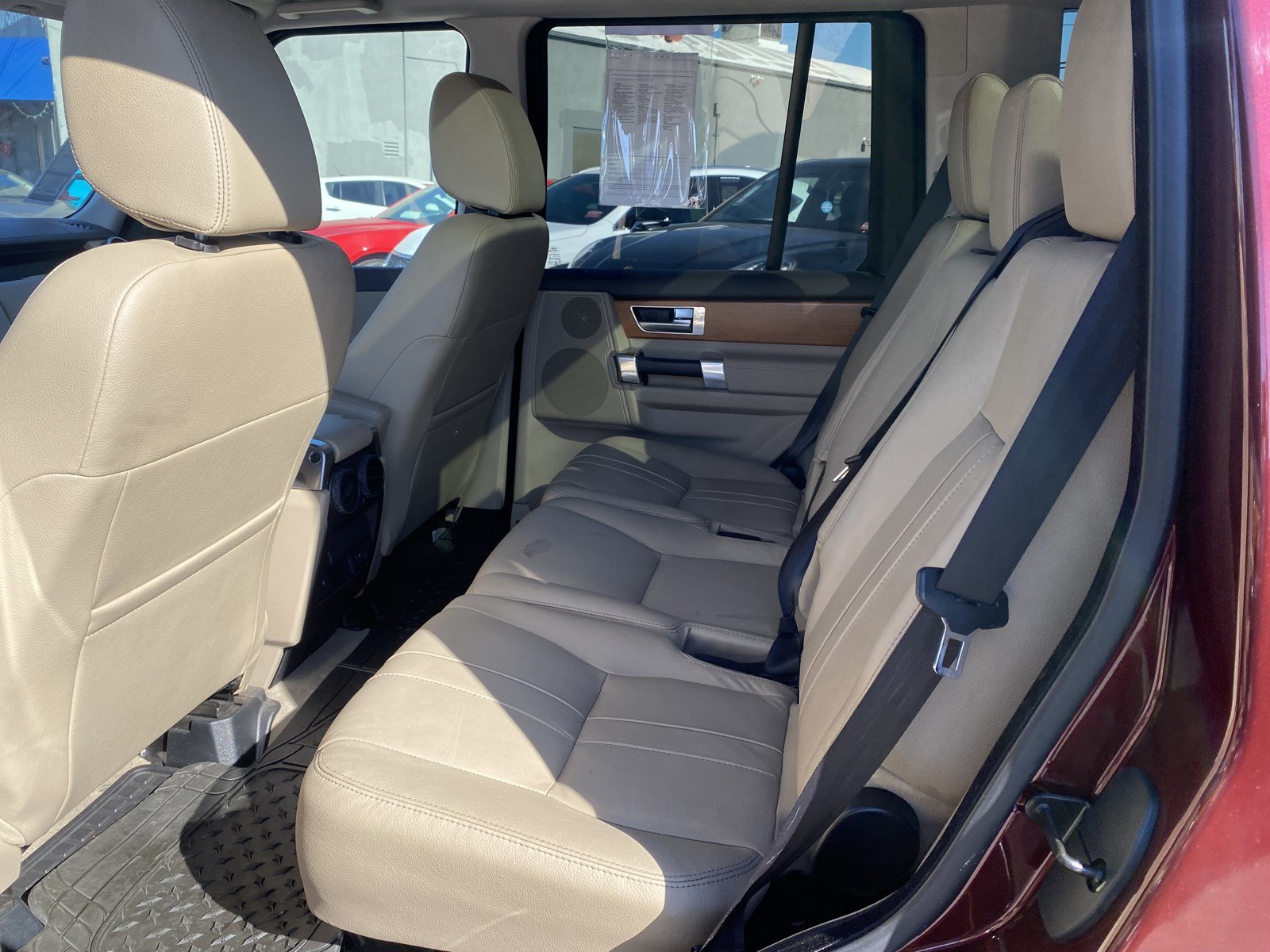 Used 2016 Land Rover LR4 HSE Silver Edition AWD/4WD image 26
