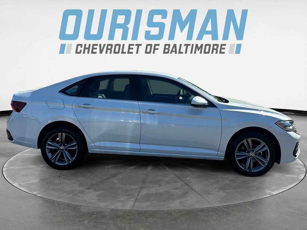 Used 2023 Volkswagen Jetta SE FWD image 7