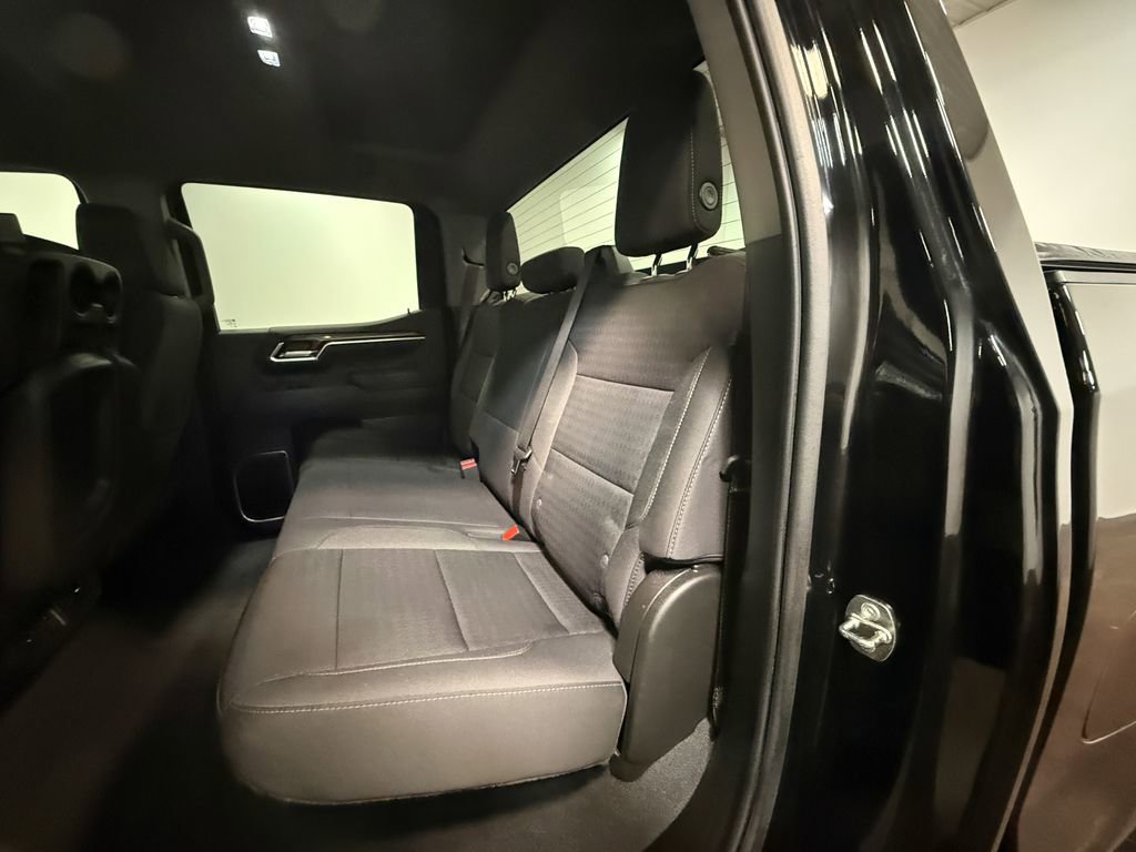 Used 2023 Chevrolet Silverado 1500 LT image 8