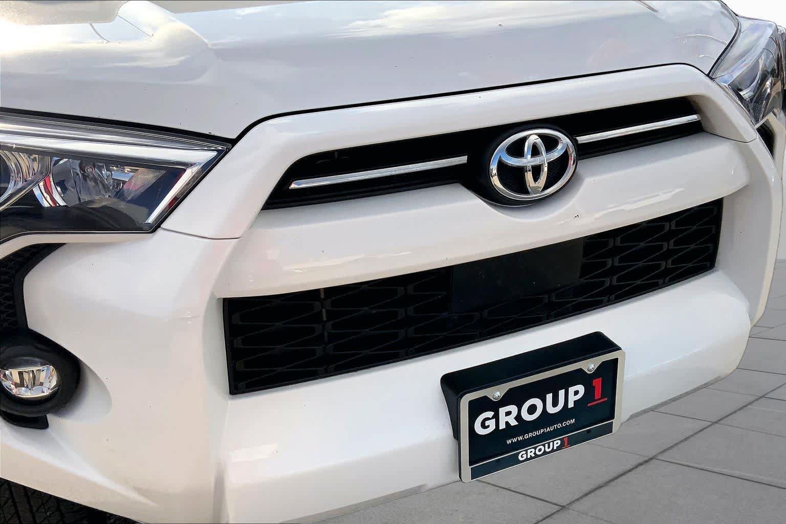 Used 2024 Toyota 4Runner SR5 AWD/4WD image 29