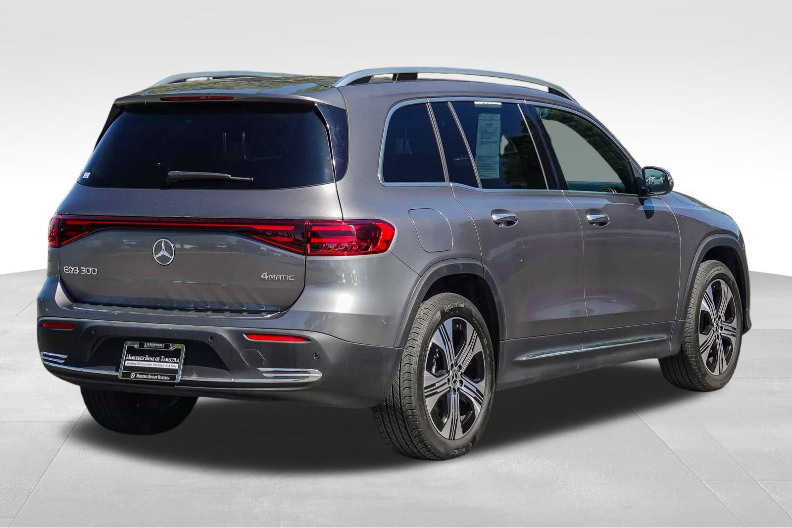 Used 2024 Mercedes-Benz EQB 300 4MATIC image 7