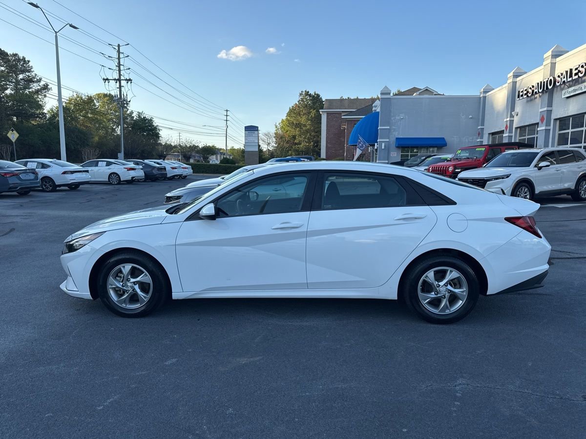Used 2023 Hyundai Elantra SE image 4