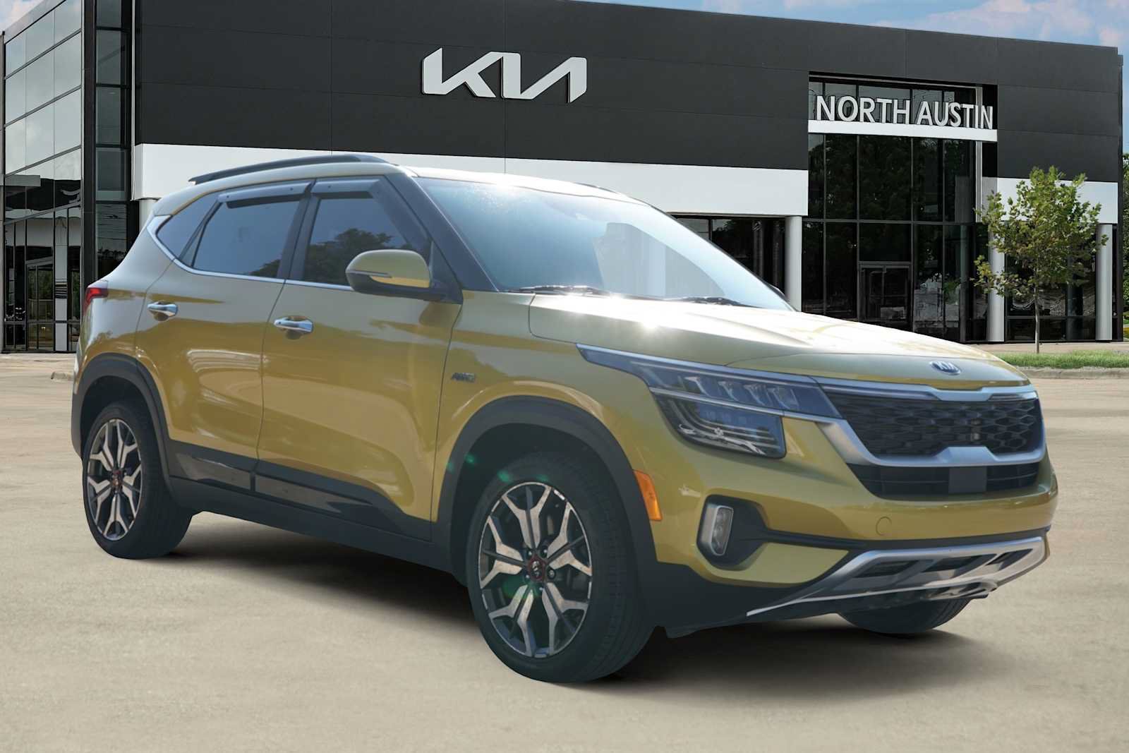 Used 2021 Kia Seltos SX w/ SX Sunroof Package AWD/4WD image 6