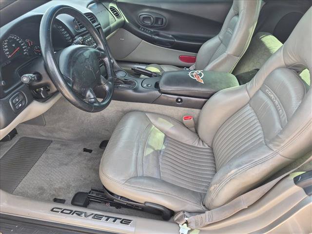 Used 1998 Chevrolet Corvette Coupe RWD image 13