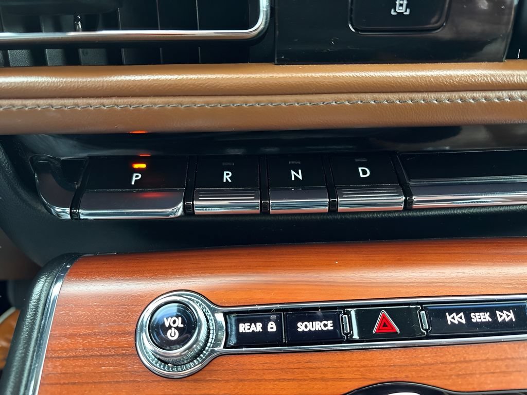 Used 2020 Lincoln Aviator Reserve w/ Equipment Group 201A AWD/4WD image 22