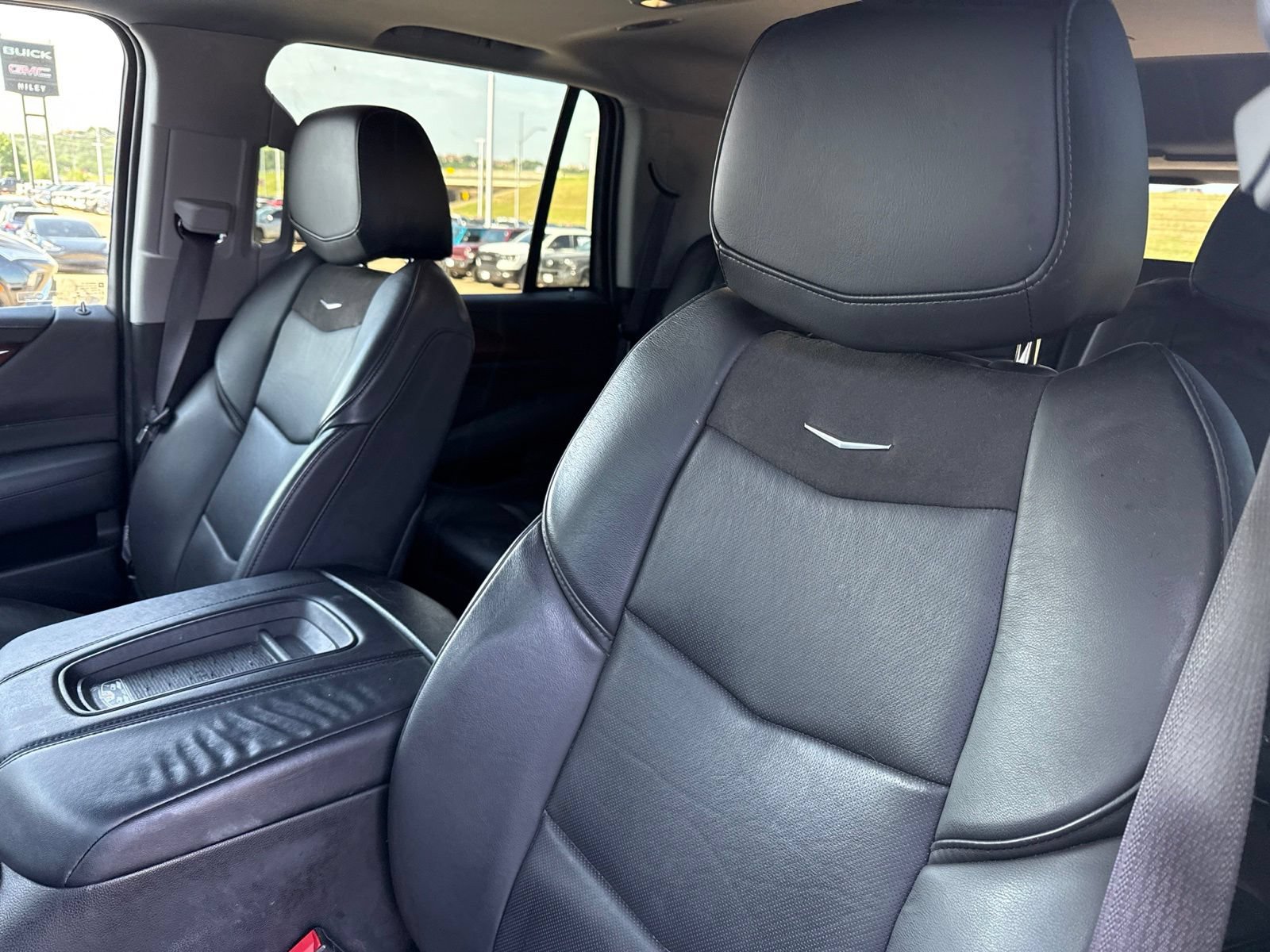 Used 2017 Cadillac Escalade Luxury RWD image 19
