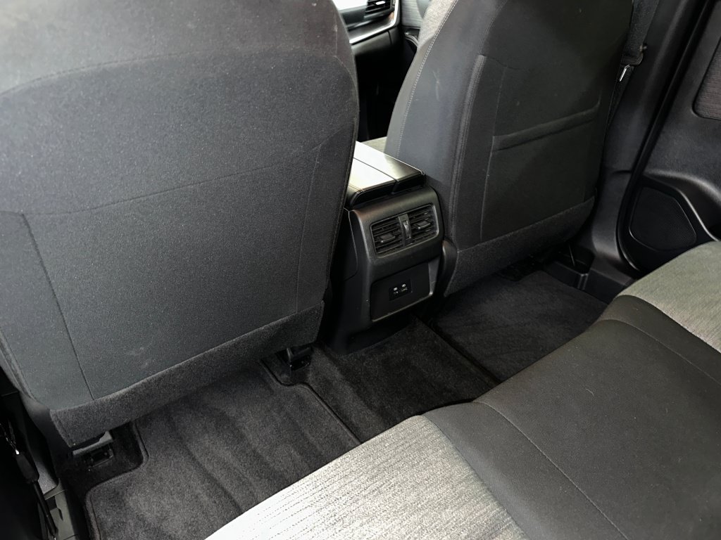 Used 2023 Nissan Rogue SV AWD/4WD image 18