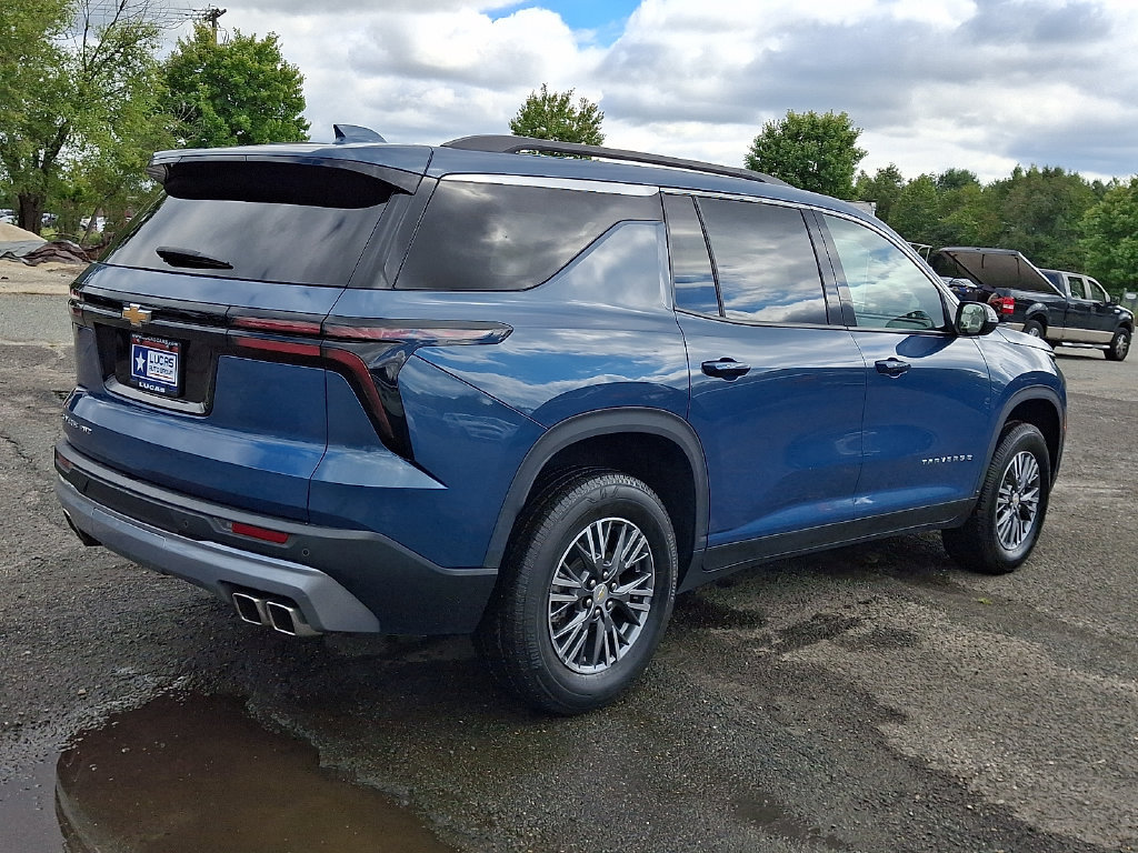 Used 2025 Chevrolet Traverse LT AWD/4WD image 12