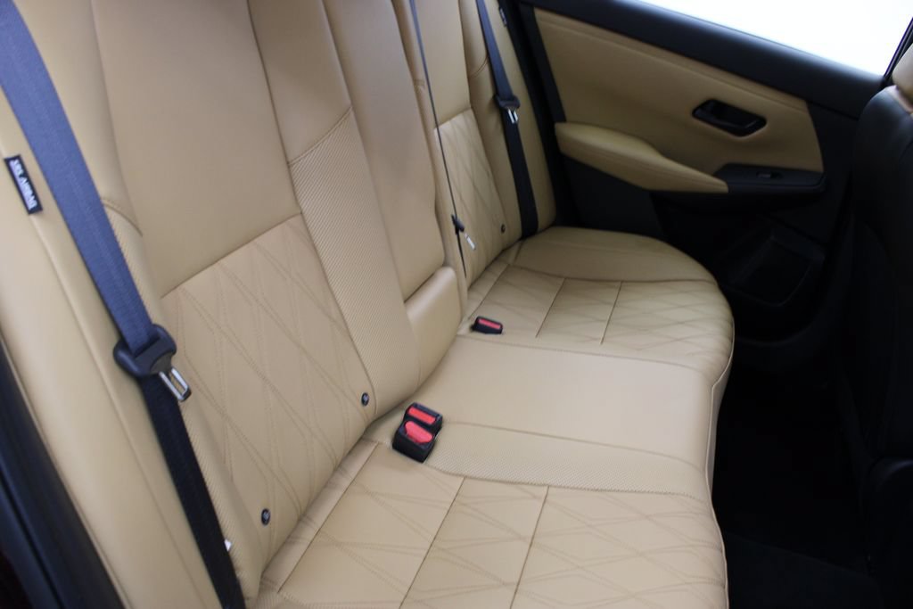 Used 2024 Nissan Sentra SV w/ SV Premium Package FWD image 20