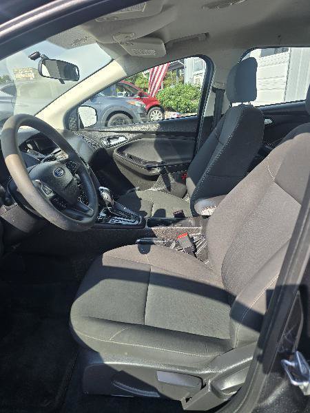 Used 2016 Ford Focus SE FWD image 7