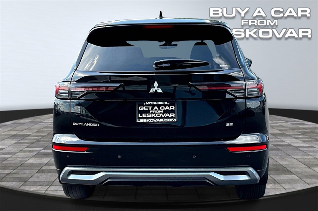 New 2025 Mitsubishi Outlander SE image 4