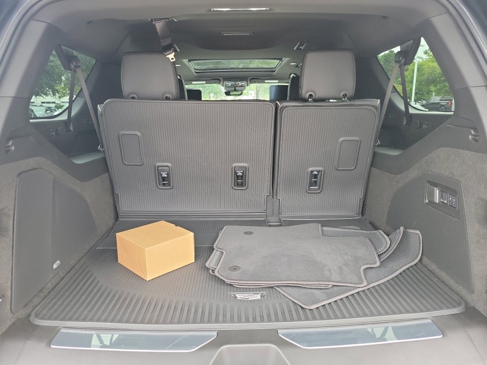 New 2025 Cadillac Escalade ESV Premium Luxury w/ Touring Package image 15