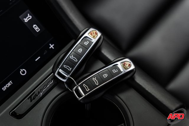 Used 2020 Porsche Taycan Turbo AWD/4WD image 76