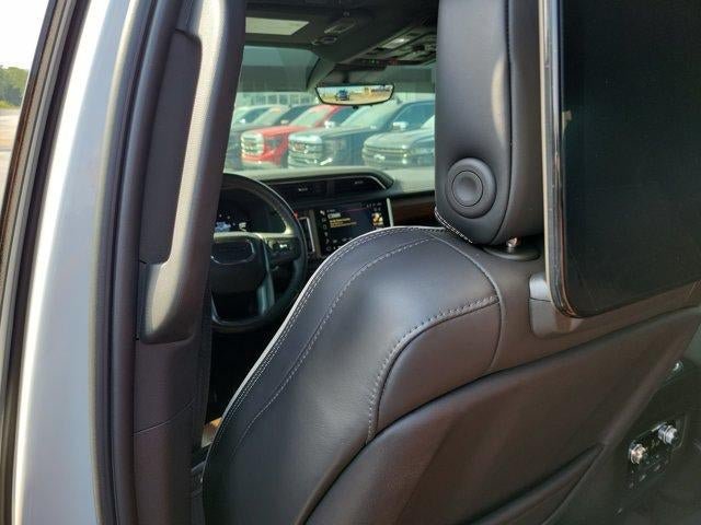 Used 2023 GMC Yukon Denali Ultimate AWD/4WD image 18