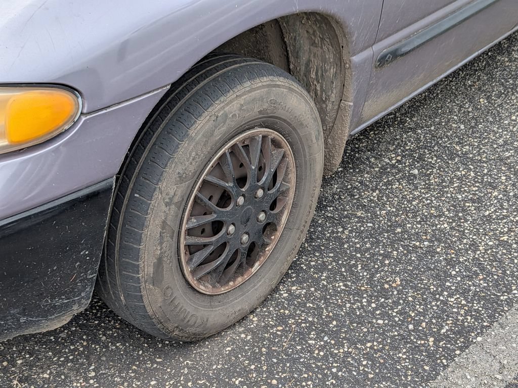 Used 1998 Plymouth Voyager FWD image 7